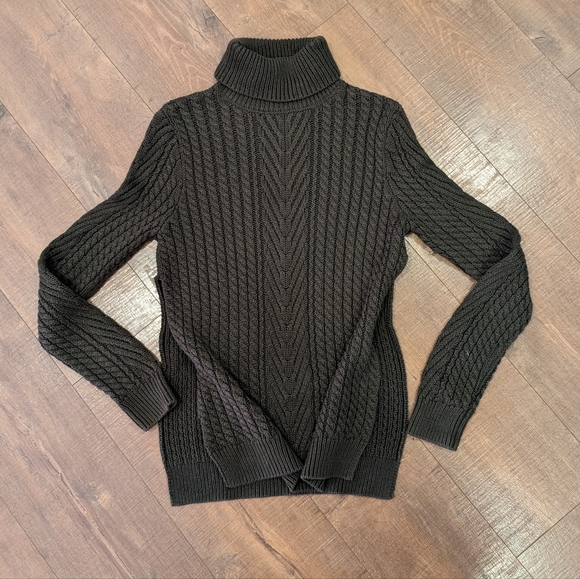 Forever 21 Cable Knit Sweater - Picture 1 of 3
